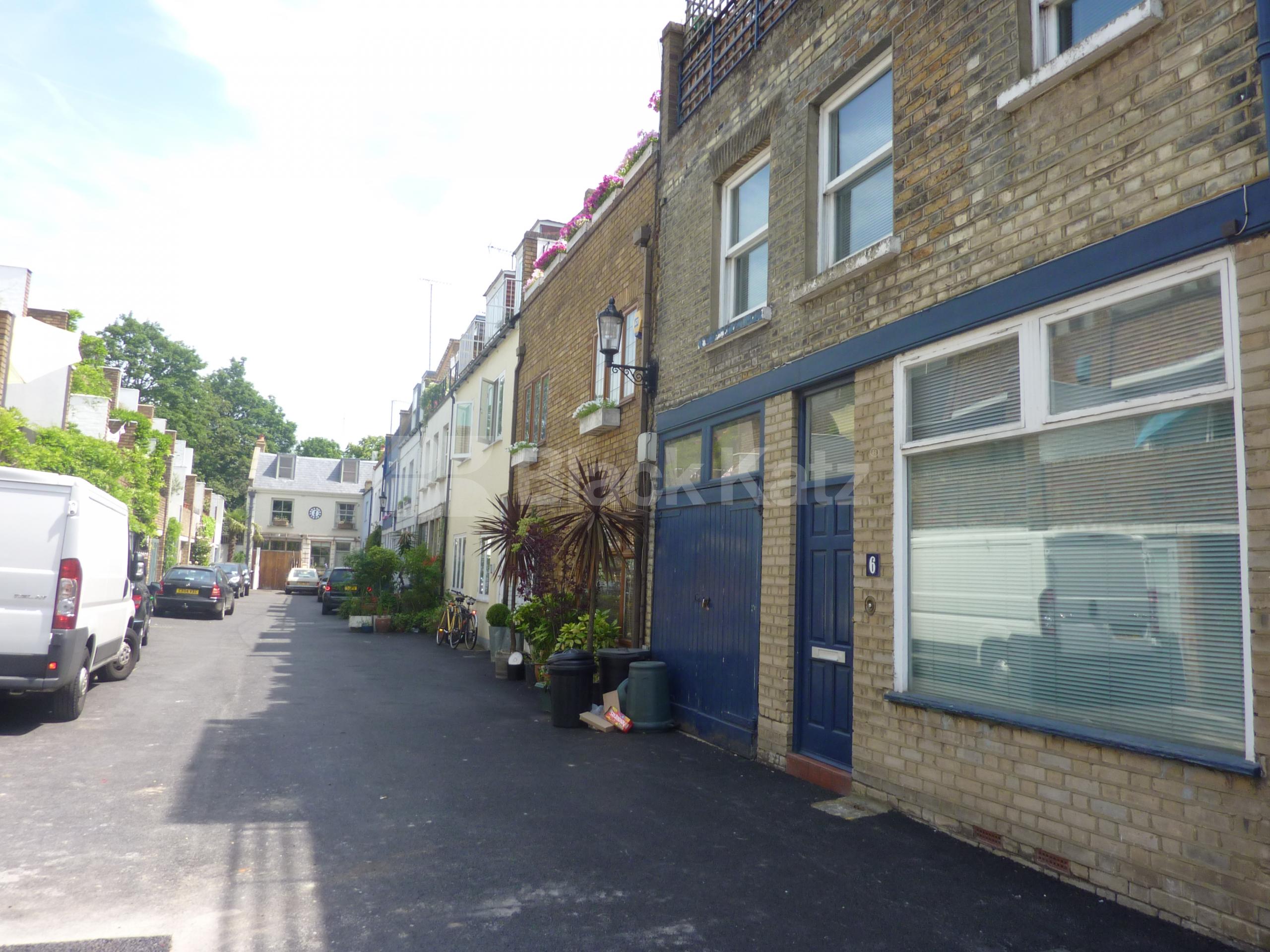 			MEWS HOUSE, 3 Bedroom, 1 bath, 1 reception Mews House			 Ruston Mews, NOTTING HILL W11
